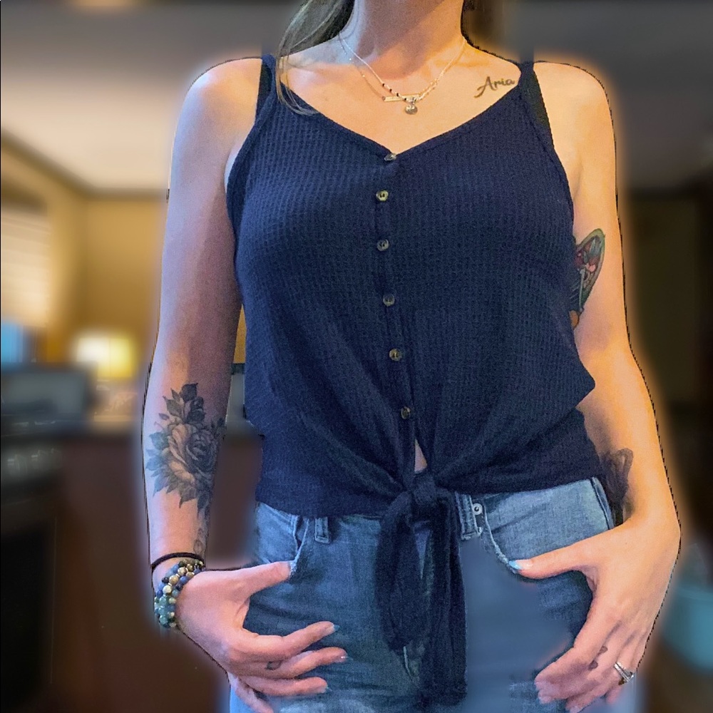 Button down tank